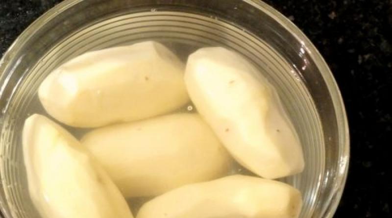 Как вкусно отварить очищенный картофель