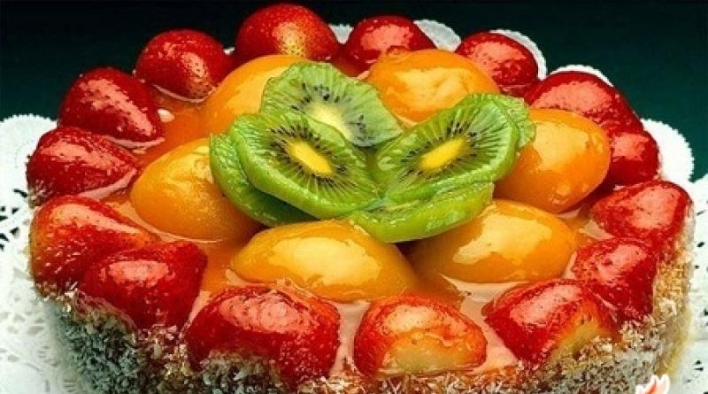 Желейный торт с творогом и фруктами без выпечки