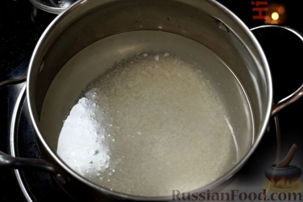 Рыбный суп с брокколи, рисом и сливками