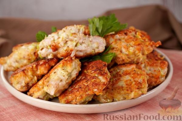 Котлеты из фарша с кабачком и сыром