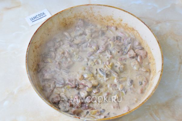 Жульен с говядиной и грибами