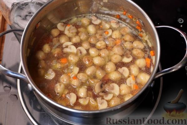 Чечевичный суп с грибами и сливками