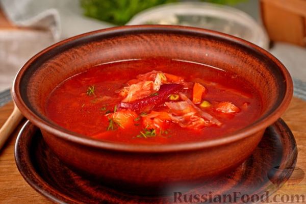 Борщ с квашеной капустой и зелёным горошком