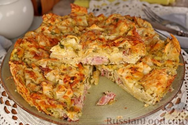 Пирог из лаваша с сыром и беконом