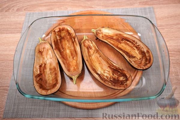 Запечённые баклажаны с фаршем и сыром