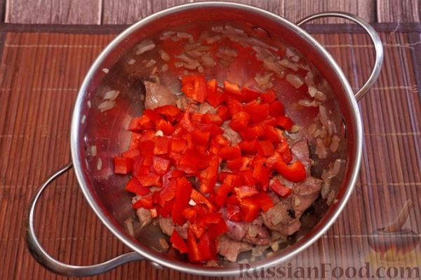 Суп из куриной печени с цветной капустой и перцем