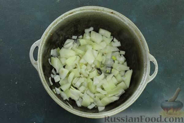 Сливочный суп с брокколи, кукурузой и обжаренным беконом