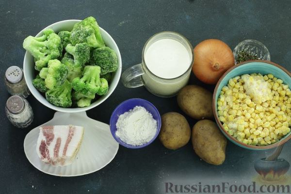 Сливочный суп с брокколи, кукурузой и обжаренным беконом