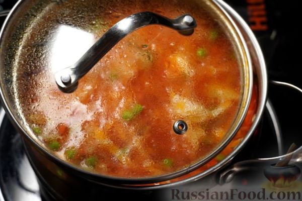 Борщ с квашеной капустой и зелёным горошком