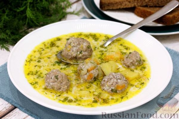 Суп с мясными фрикадельками и сливками